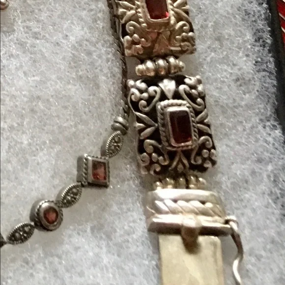 AF 925 silver & square cut garnet filigree bracelet - Picture 10 of 11